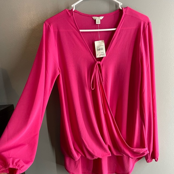 NWT - Picture 1 of 2